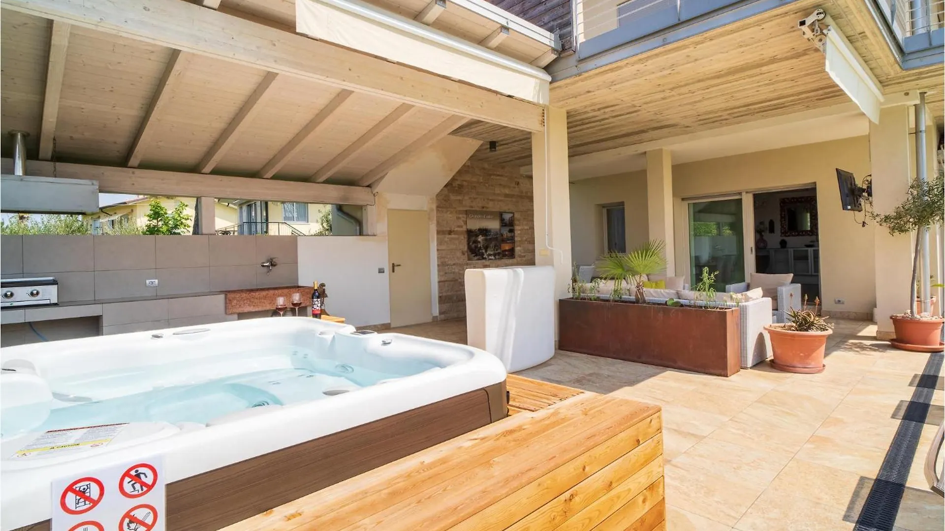 Holiday home 3 Bedroom Nice Home In Lazise Vr Italy