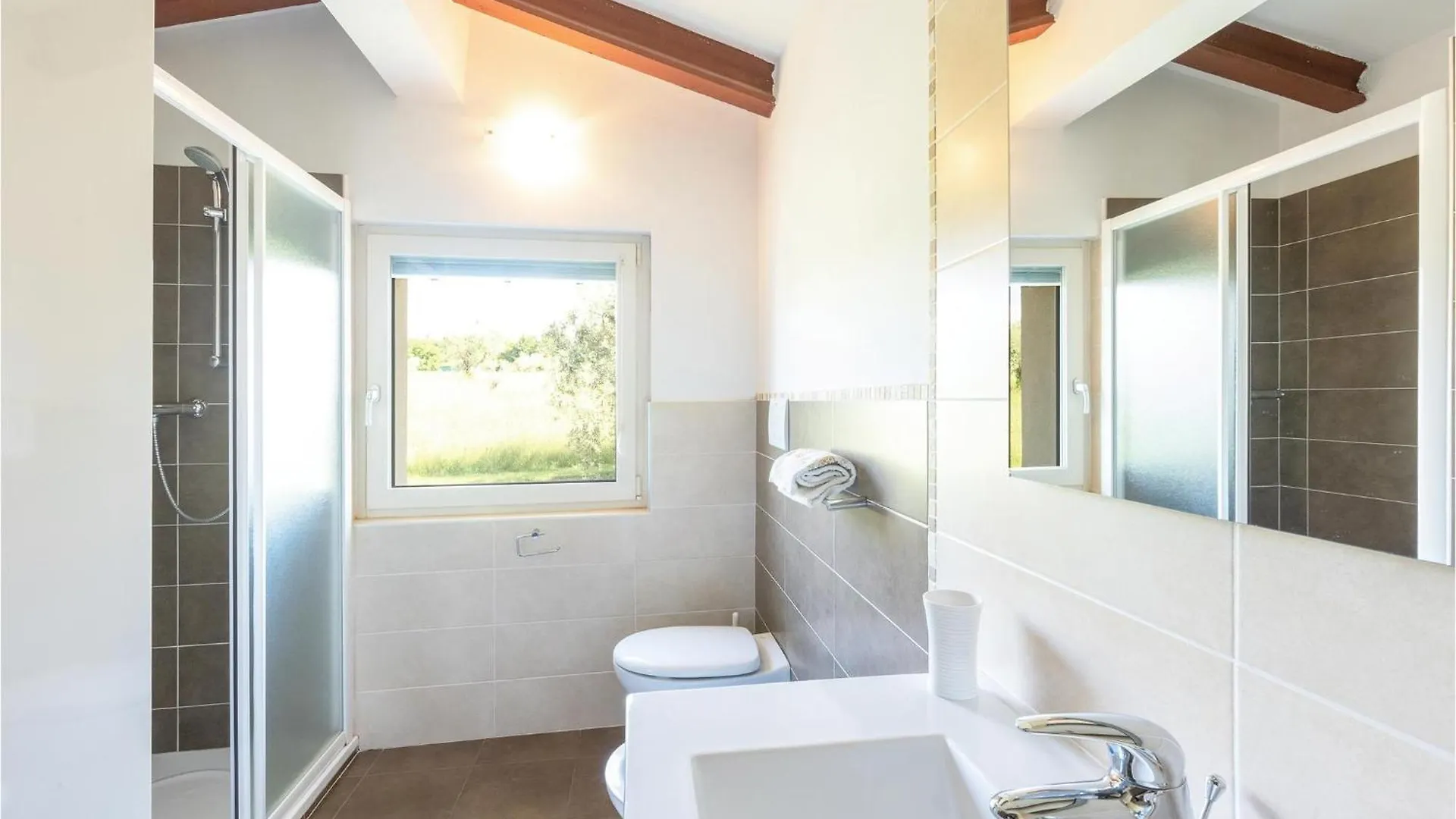 3 Bedroom Nice Home In Lazise Vr Italy