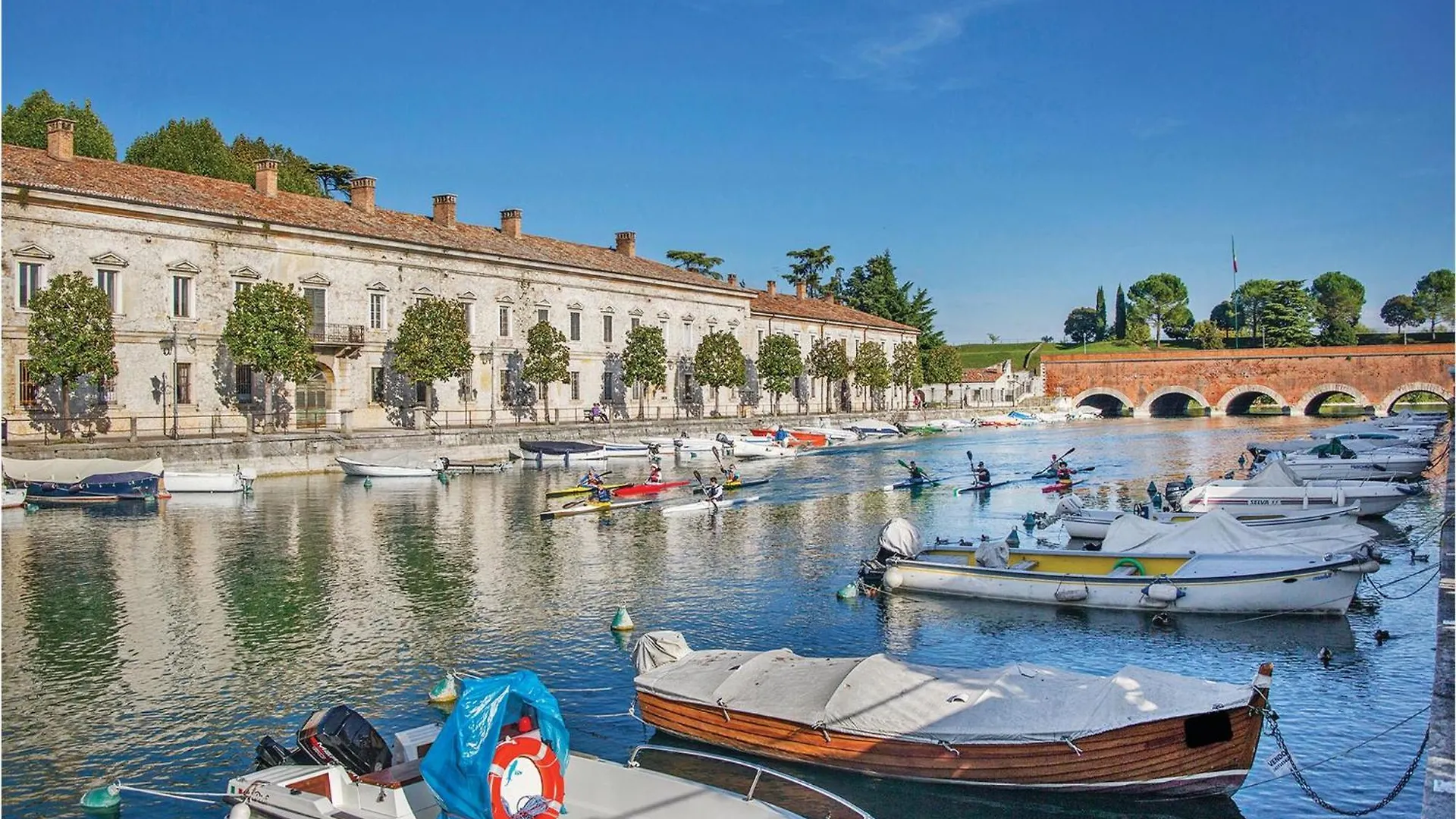 3 Bedroom Nice Home In Lazise Vr Holiday home